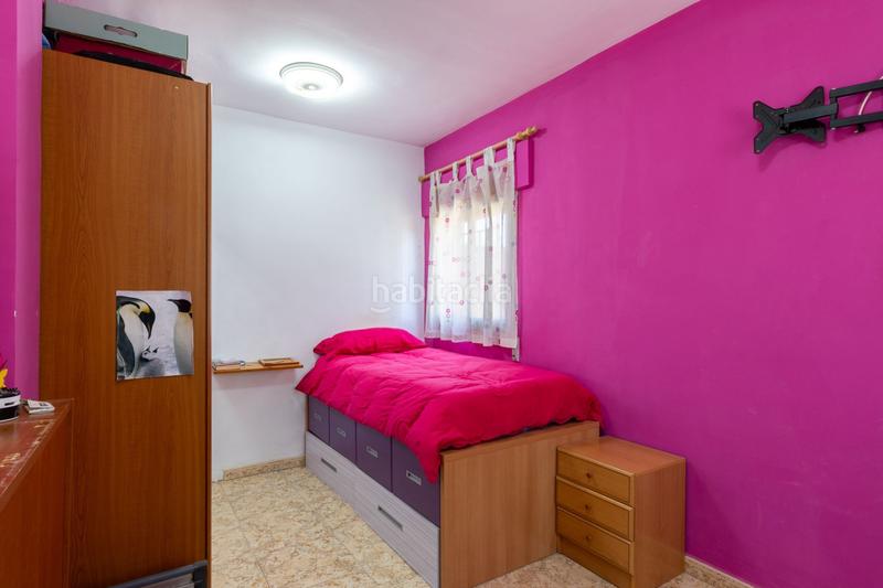 Foto 59f1ef5d-9a75-48fb-aa06-893a786f258b. Casa amb piscina a Parque de la Bombilla Llíria