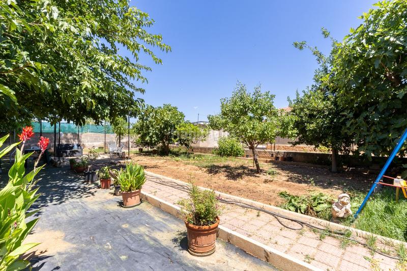 Foto 7b842024-3462-4a62-8a52-cd6d6bbdee9b. Casa amb piscina a Parque de la Bombilla Llíria