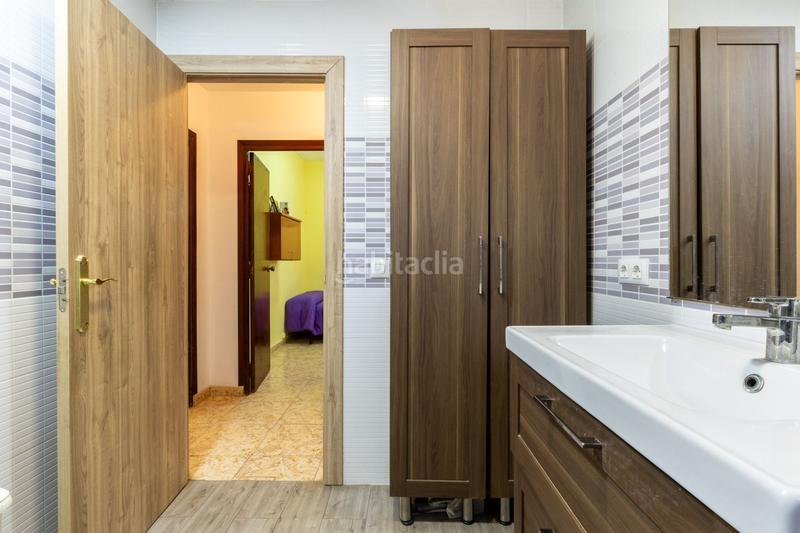 Foto 8abd342b-2922-4903-91ed-402badb9cd34. Casa amb piscina a Parque de la Bombilla Llíria