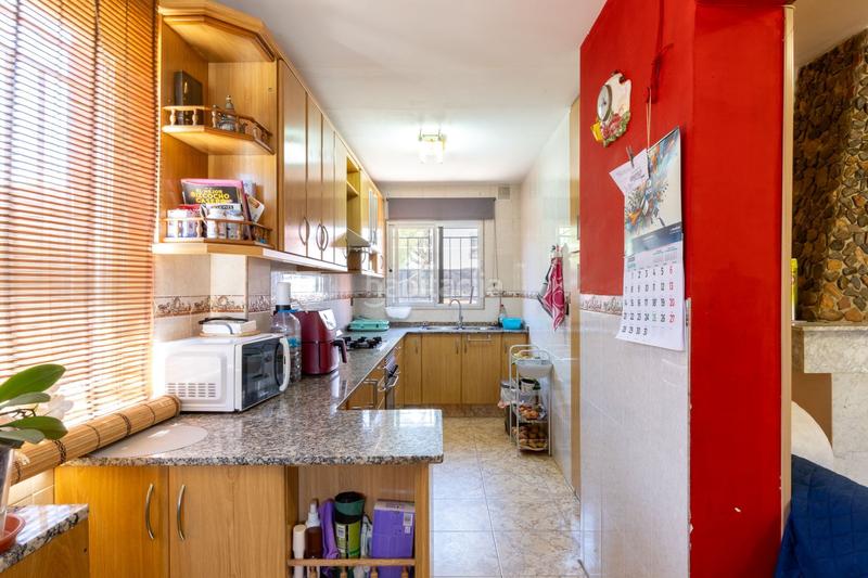 Foto fcaec9b2-a32a-4423-b485-139a8718e888. Casa amb piscina a Parque de la Bombilla Llíria