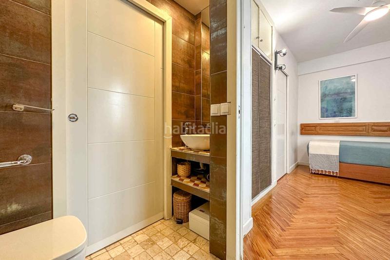 Foto 348fcb2a-1ba5-49b0-b8d1-02a429484a38. Àtic amb calefacció a Embajadores-Lavapiés Madrid