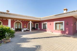 Casa a El Pilar. Chalet independiente a la venta en ontinyent, valencia