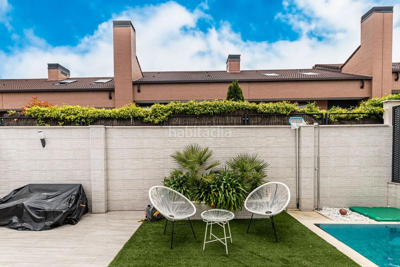 Foto 63adfbb5-acae-4b32-aaac-37045721fc0d. Casa amb calefacció piscina a Montecarmelo Madrid