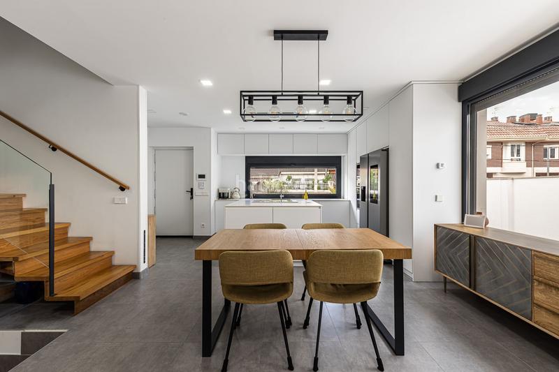 Foto 68285252-1c5c-4e92-b945-e789a335d501. Casa amb calefacció piscina a Montecarmelo Madrid