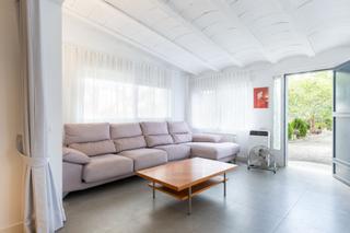 Haus in Alfara de Algimia. Finca rústica en venta con 4 viviendas independientes  alfara de