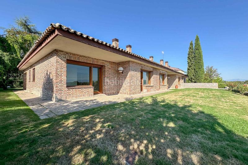 Foto 93e22eec-a2ea-4370-8e7a-dd8d2e53040f. Rent house with heating pool in La Florida - El Plantío Madrid