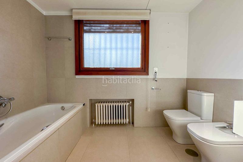 Foto 94b69514-76e0-421d-89fb-33418992bce4. Rent house with heating pool in La Florida - El Plantío Madrid