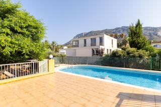 Casa a El Montgó. Chalet independiente en venta  dénia