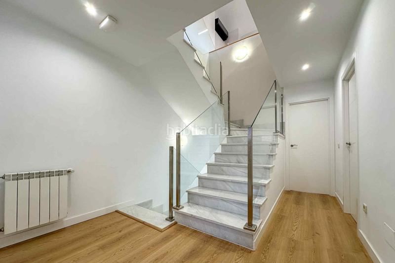 Foto 1eb6b850-8a39-4e1a-adf3-461c2a3d4c5c. Alquiler casa adosada alquiler chalet adosado álvaro cunqueiro en Madrid