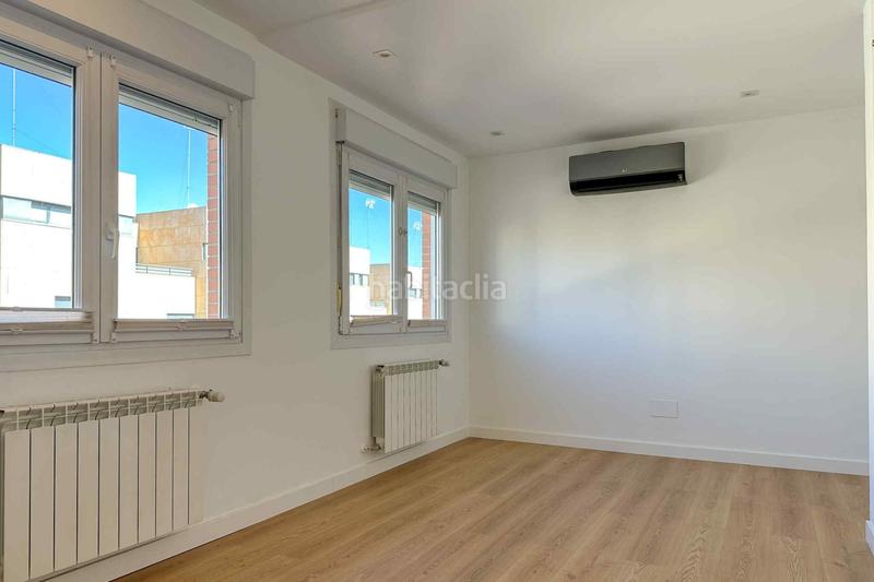 Foto 37a53347-ec30-47b5-bb2b-539883317071. Alquiler casa adosada alquiler chalet adosado álvaro cunqueiro en Madrid