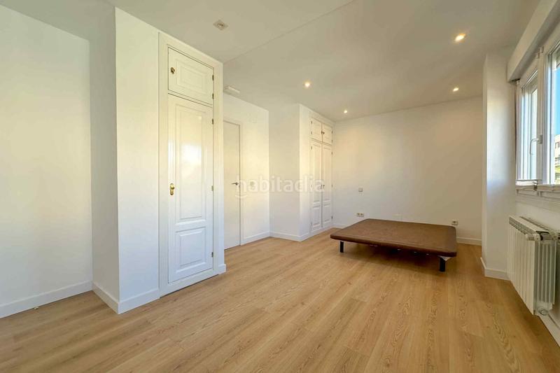 Foto 80f2f6af-caf4-4f37-8d12-084cc9bd025c. Alquiler casa adosada alquiler chalet adosado álvaro cunqueiro en Madrid