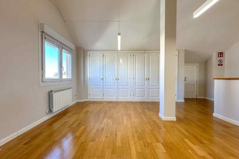 Foto c3f33df1-0fb0-460d-a916-dd46e0f2095a. Alquiler casa adosada alquiler chalet adosado álvaro cunqueiro en Madrid