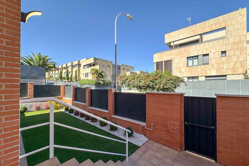 Foto 0caf45ac-671f-40e9-bac0-a0f3af0cc95b. Rent semi detached house with heating in Peñagrande Madrid