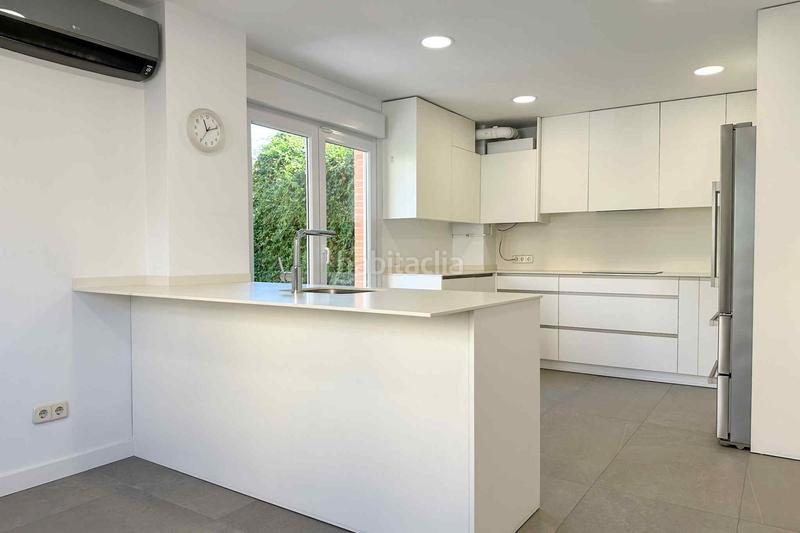 Foto 858bc463-8bfb-4c4e-a34f-fe9480bffccc. Rent semi detached house with heating in Peñagrande Madrid