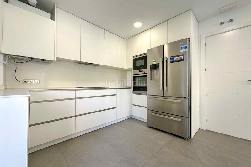 Foto d72b17f5-a9c6-4a19-8d2f-36b5b79df1c8. Rent semi detached house with heating in Peñagrande Madrid