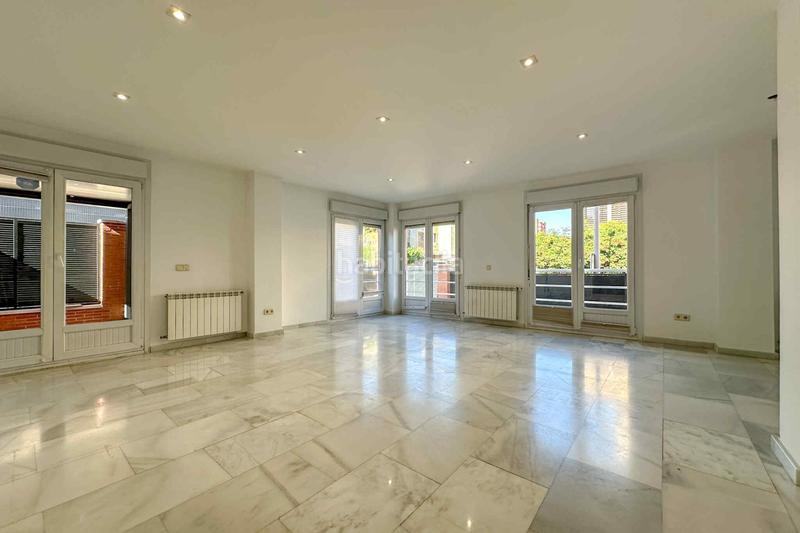 Foto e1f0ecb3-22db-43a3-aa61-7ab30b3fea14. Rent semi detached house with heating in Peñagrande Madrid