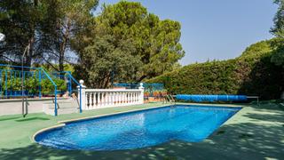 Casa a Villa del Prado. Chalet independiente en venta  c. goya, villa del prado