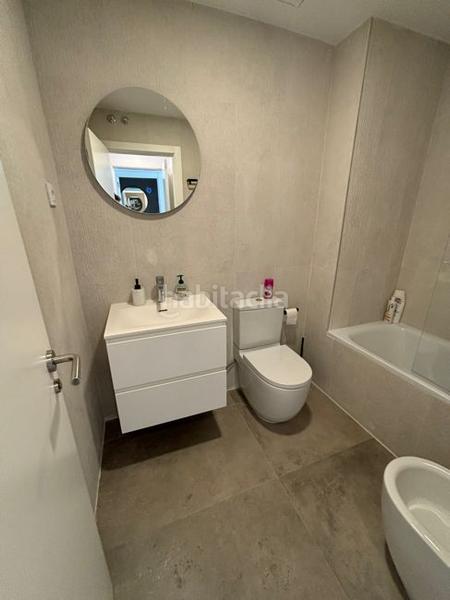 Foto 59d89d9e-c54d-401b-85ac-b03ba4c2e45b. Alquiler piso  de diseño, con piscina y garaje en alquiler c. de ángel gonzález tejedor en Madrid