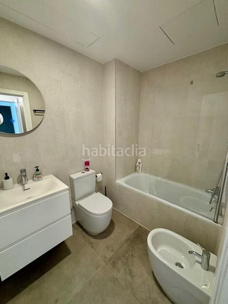 Foto af8660e8-cd2a-4a10-846e-af08595cc172. Alquiler piso  de diseño, con piscina y garaje en alquiler c. de ángel gonzález tejedor en Madrid