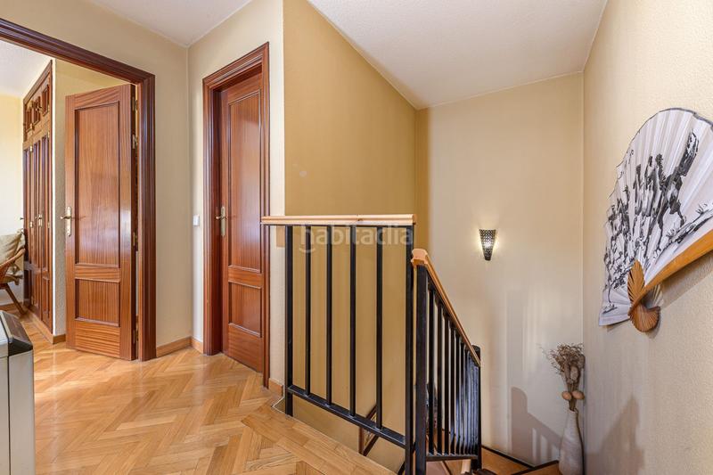 Foto a82dbede-bc11-422b-91f2-d3d4b2b58630. Dúplex  en venta en Torres de la Alameda