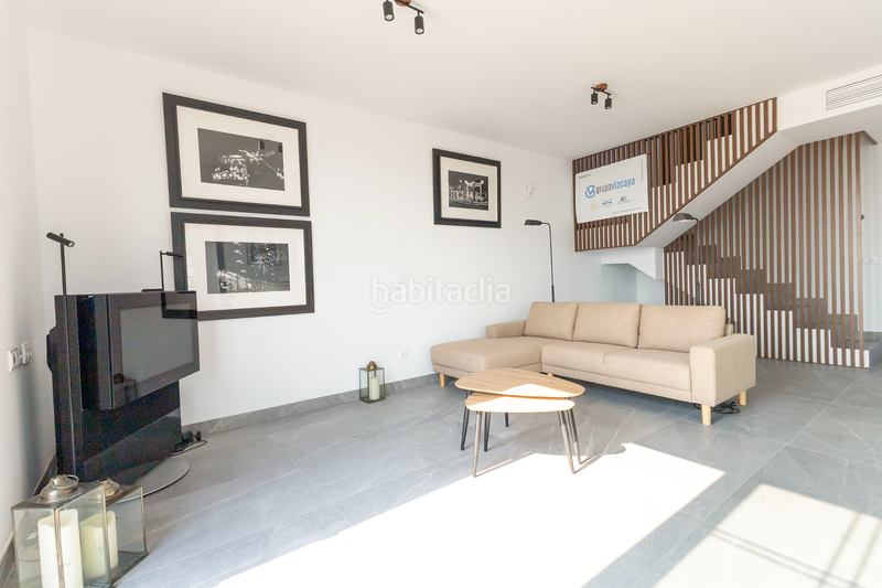 Foto 8cc2d8a3-764c-4549-badb-345423ce4b90. Casa chalets pareados en venta en Polop