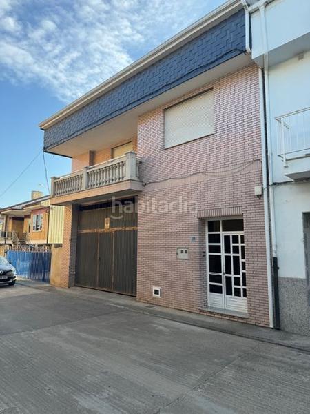 Foto fd52fc81-a3c8-42b6-989d-f193a3b9d1d6. Casa a schiera con riscaldamento in Cacabelos