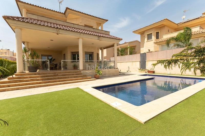 Foto 38f022cb-d32a-4cb6-acd7-bf6329c188b1. Casa amb calefacció a Torrellano Elche / Elx