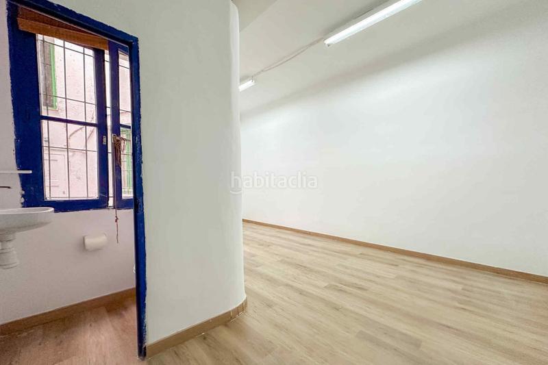 Foto c31cac06-88c2-4ab0-9eb4-9f4410e56a90. Local comercial local en venta casa de campo en Puerta del Ángel Madrid