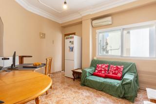 Etagenwohnung in Barrio de Patraix. Piso luminoso en venta  patraix