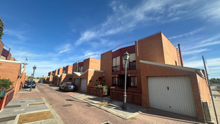 Casa a Villaverde Alto. Chalet pareado en venta  villaverde alto, casco histórico de vil
