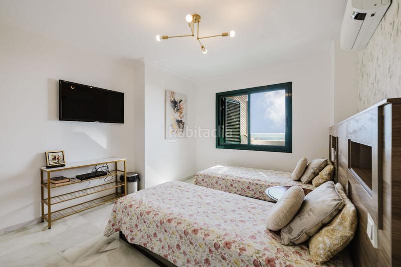 Foto 498fa966-d221-4f72-af1f-af6a8d2dee8f. Attique avec chauffage piscine dans Zona Centro Comercial Torrequebrada Benalmádena