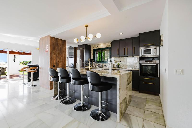 Foto 988f4675-278c-4d43-934e-ba04de4dd59f. Attique avec chauffage piscine dans Zona Centro Comercial Torrequebrada Benalmádena