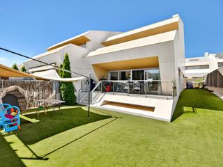 Casa in Cortijo sur. Chalet pareado en venta  boadilla del monte