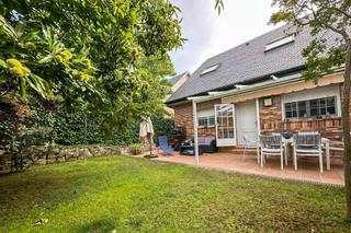 Haus in Valdemanco. Chalet pareado en venta  valdemanco