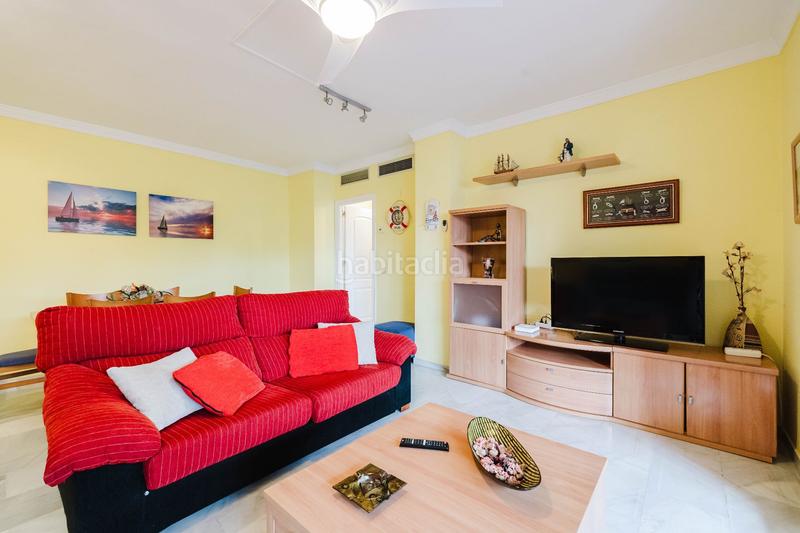 Foto 21941986-3820-46b1-b21f-9c8bc79233f5. Attico con riscaldamento piscina in La Carihuela - Los Nidos Torremolinos