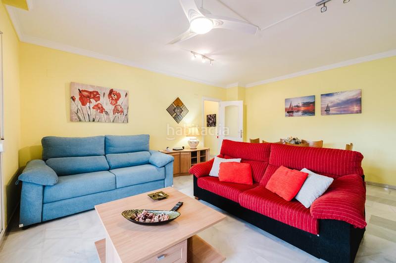 Foto bdd08370-6007-4456-93e0-b882b48cd57d. Attico con riscaldamento piscina in La Carihuela - Los Nidos Torremolinos