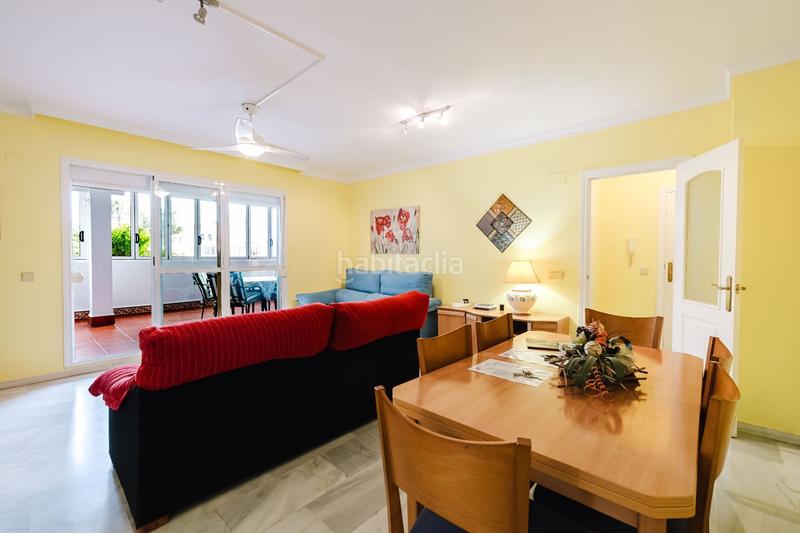 Foto c9338505-081a-45aa-9f79-139804614592. Attico con riscaldamento piscina in La Carihuela - Los Nidos Torremolinos