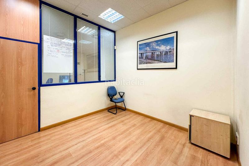 Foto 1e134214-1ab3-48f9-9a0d-3bbe57cba2ff. Bureau dans Las Tablas Madrid