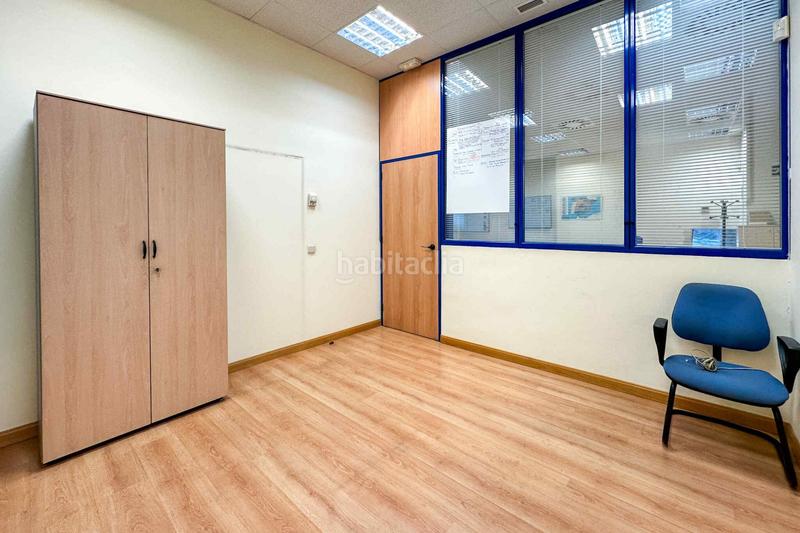 Foto 866b90fd-4432-4e2b-bb76-be08ce8056af. Bureau dans Las Tablas Madrid
