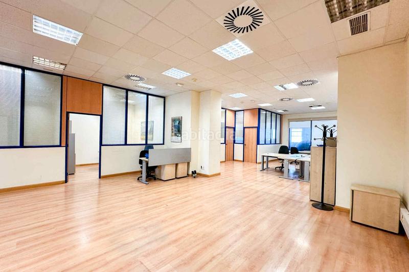 Foto a0259862-c3bb-472f-a4cf-e386d63da359. Bureau dans Las Tablas Madrid