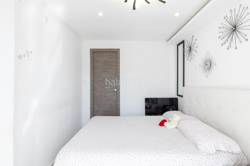 Foto 38c79182-4c5f-467b-a5a9-e98c721f188e. Maison jumelée avec piscine dans Alginet