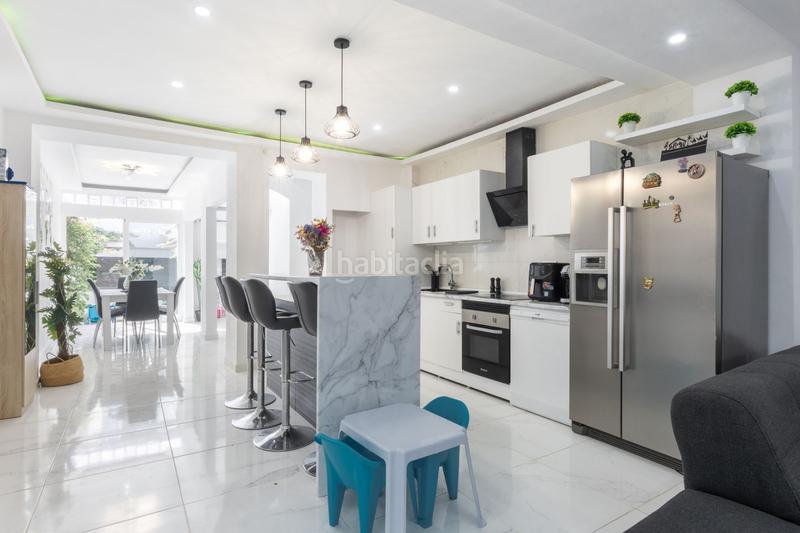 Foto fbba987e-7288-49e4-85c3-e9b4902f43ad. Maison jumelée avec piscine dans Alginet