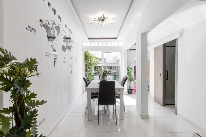 Foto fe67f990-b353-44f4-a576-ef7d5e341596. Maison jumelée avec piscine dans Alginet