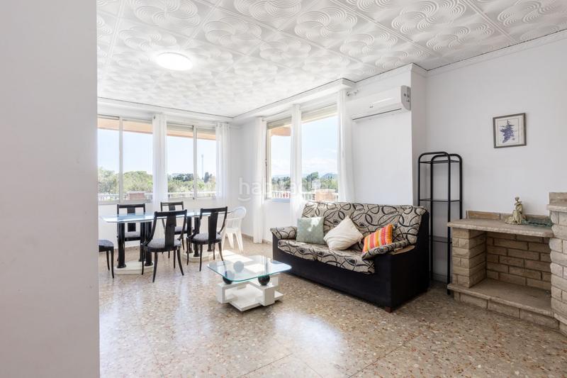 Foto a24de157-ba47-4e48-ad5e-19aaaf7c3c42. Casa amb piscina a Playa de Gandía Gandia