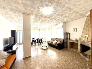 Maison à Playa de Gandía. Casa semiadosada en venta  gandía