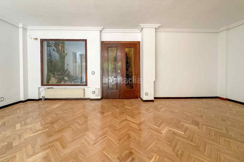 Foto 0137dff4-51a6-45c3-88f2-53ff595a6187. Casa amb calefacció a Alameda de Osuna Madrid