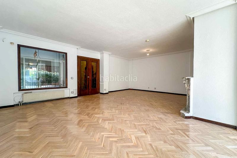 Foto 01c7ea4e-d001-4991-bd1b-d0b1cd267429. Casa amb calefacció a Alameda de Osuna Madrid