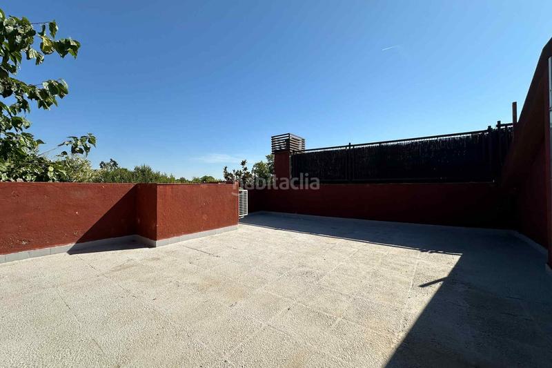 Foto 343c7e96-10aa-4325-ad7b-bbf879504698. Casa amb calefacció a Alameda de Osuna Madrid