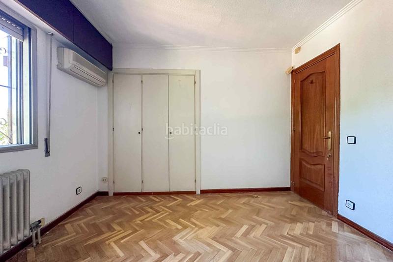 Foto a8eddbfa-19d9-4623-85cc-3259e4af701e. Casa amb calefacció a Alameda de Osuna Madrid