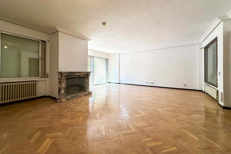 Foto b80df2d0-bed5-4d7a-bf58-e4a83b16383a. Casa amb calefacció a Alameda de Osuna Madrid